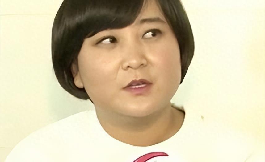 贾玲，喜剧巨星跨界闪耀，新星之光引领时代